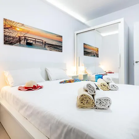1012 Cristianos Front Row Sea, Pool Free Wifi Apartmán