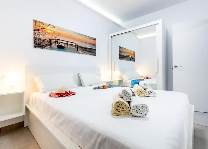 1012 Cristianos Front Row Sea, Pool Free Wifi Apartmán